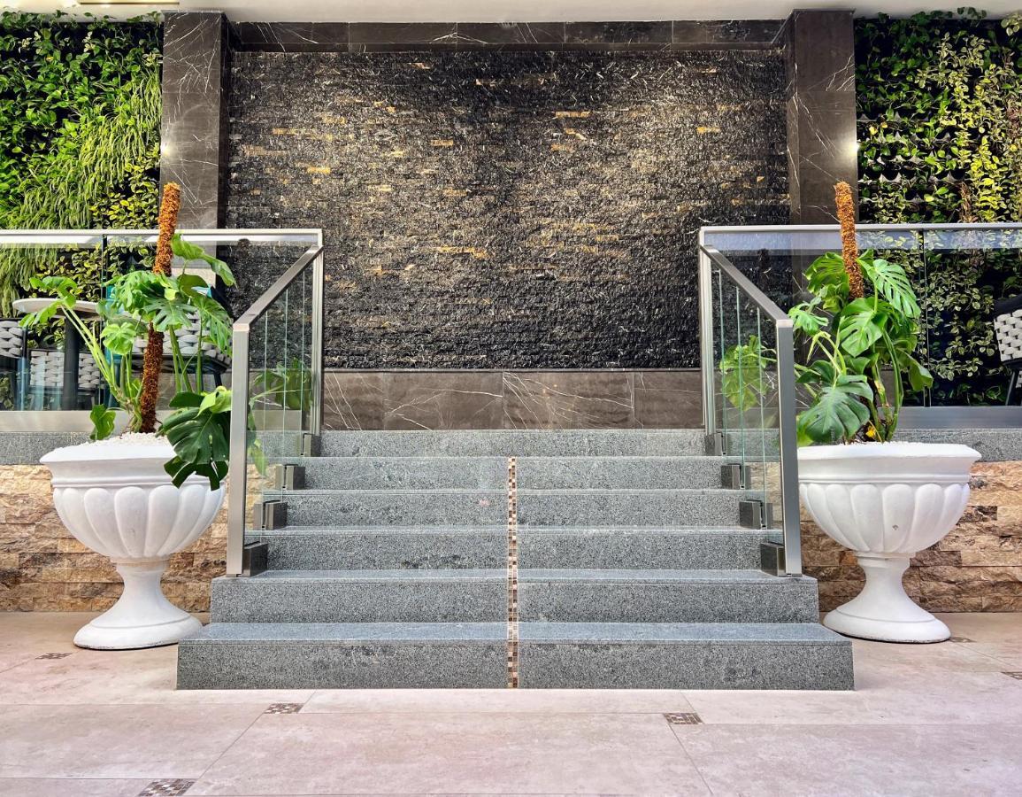 Marjan Plaza Hotel Tbilisi Exterior foto